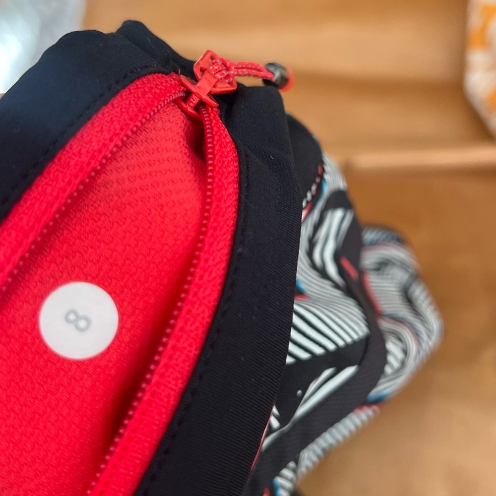 Lululemon Seawheeze Special Edition Speed Short - Picture 2 of 4
